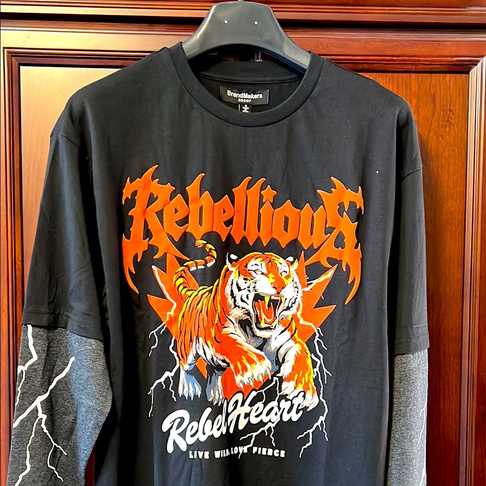 Brand Makers Rebellious Tiger Graphic Long Sleeve Heavyweight Relaxed Fit Shirt!